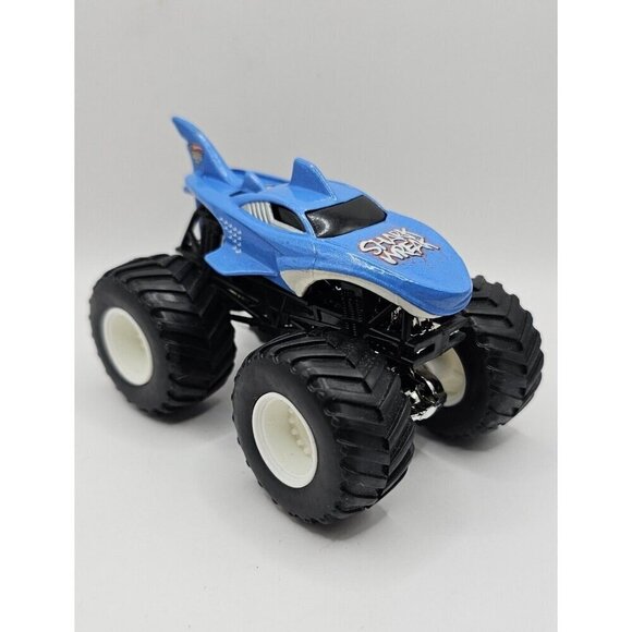 Hot Wheels Monster Jam Truck Shark Wreak 1:64 Scale Captian Carlyle Blue Matalic - Picture 2 of 11